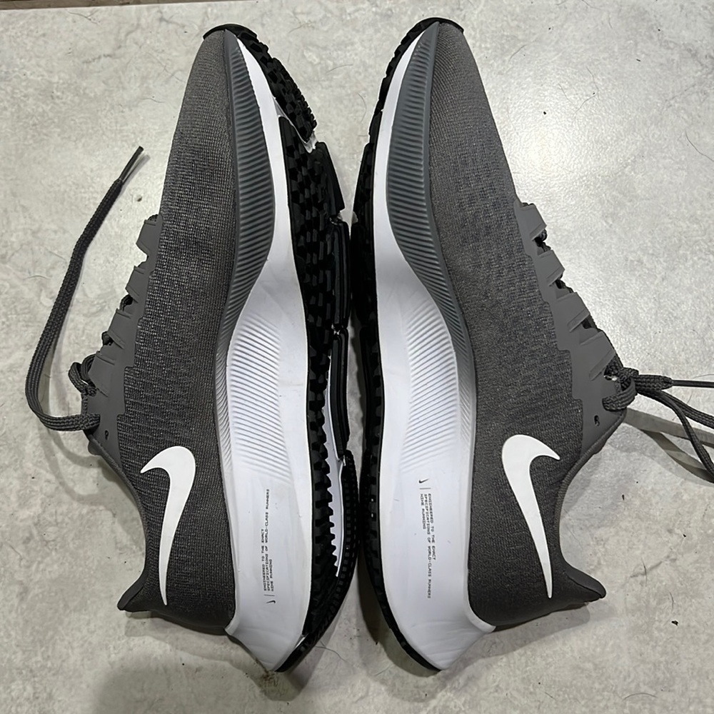 Nike Zoom Gray